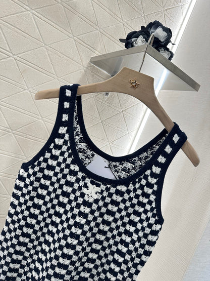 CE 25 Black and white plaid slim fit knitted vest