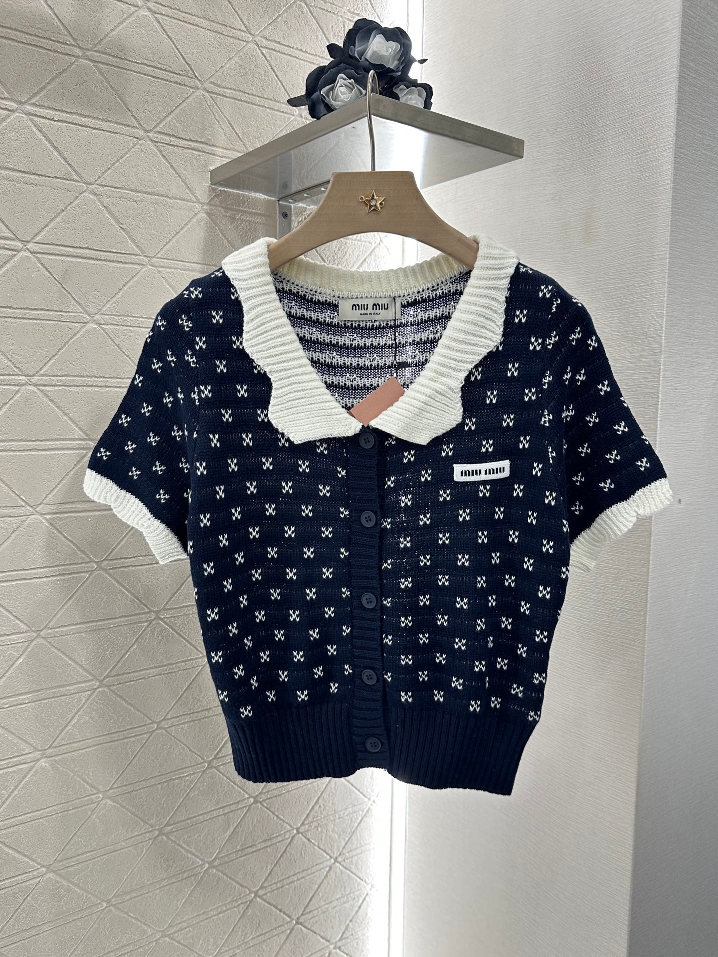 M 25 Contrast color knitted short-sleeved cardigan