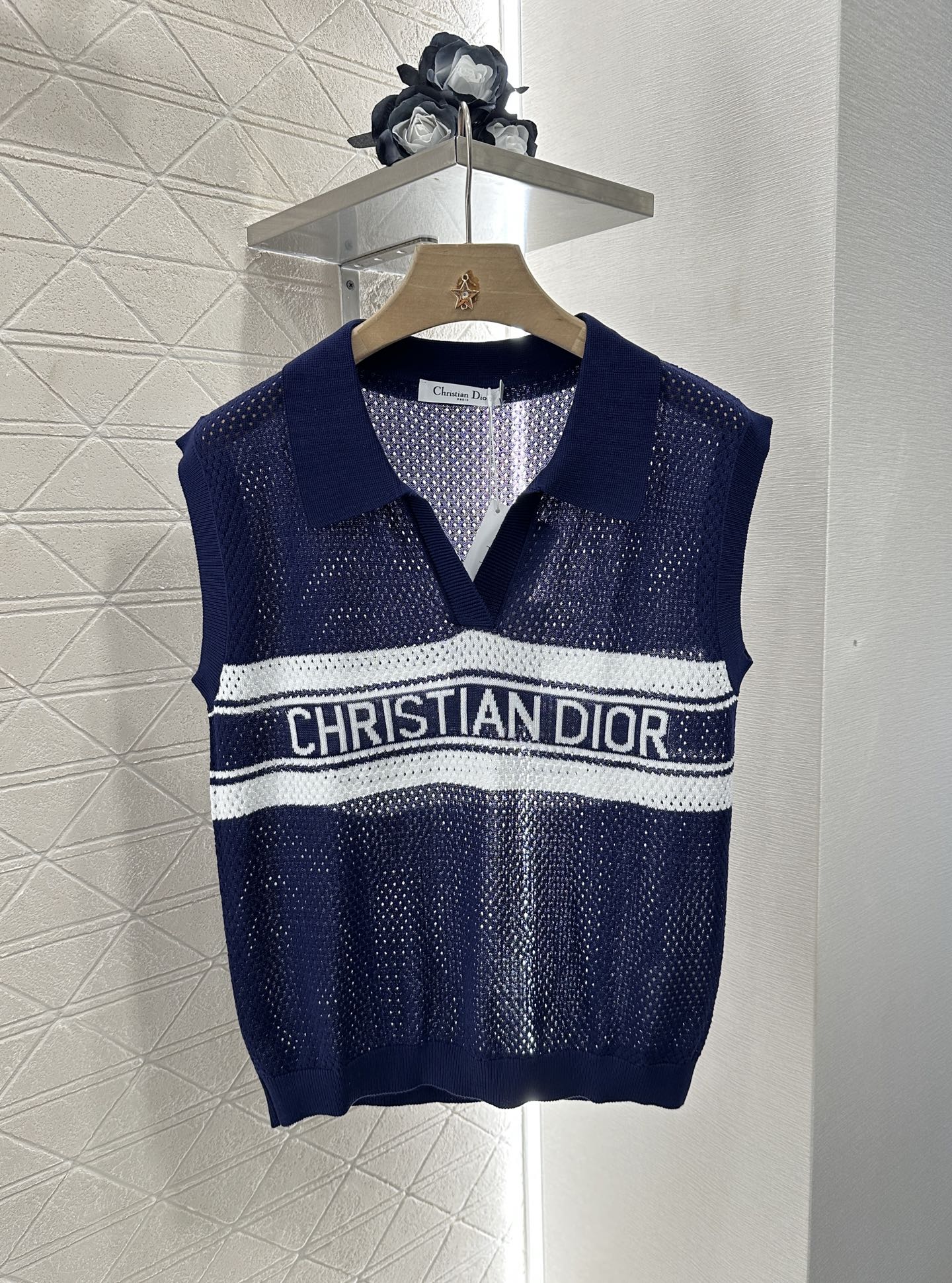 D 25 New Lapel knitted vest