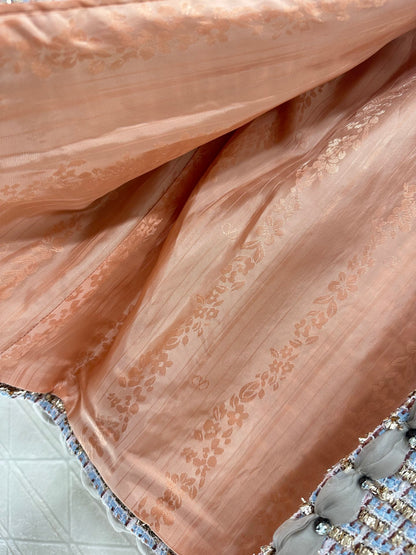V 25 Round neck, tassels, skirt suits