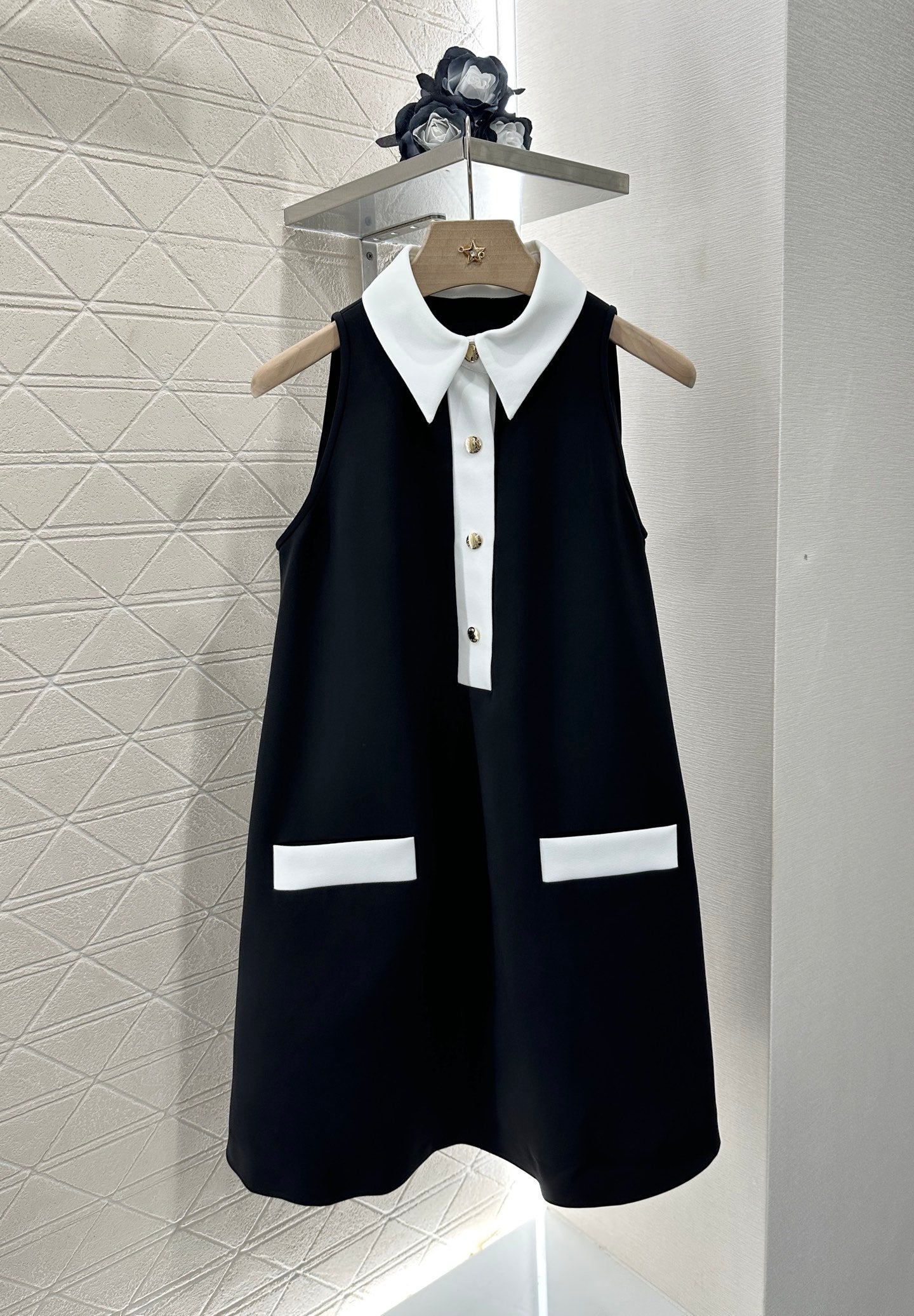 L 25 New Lapel contrast dress