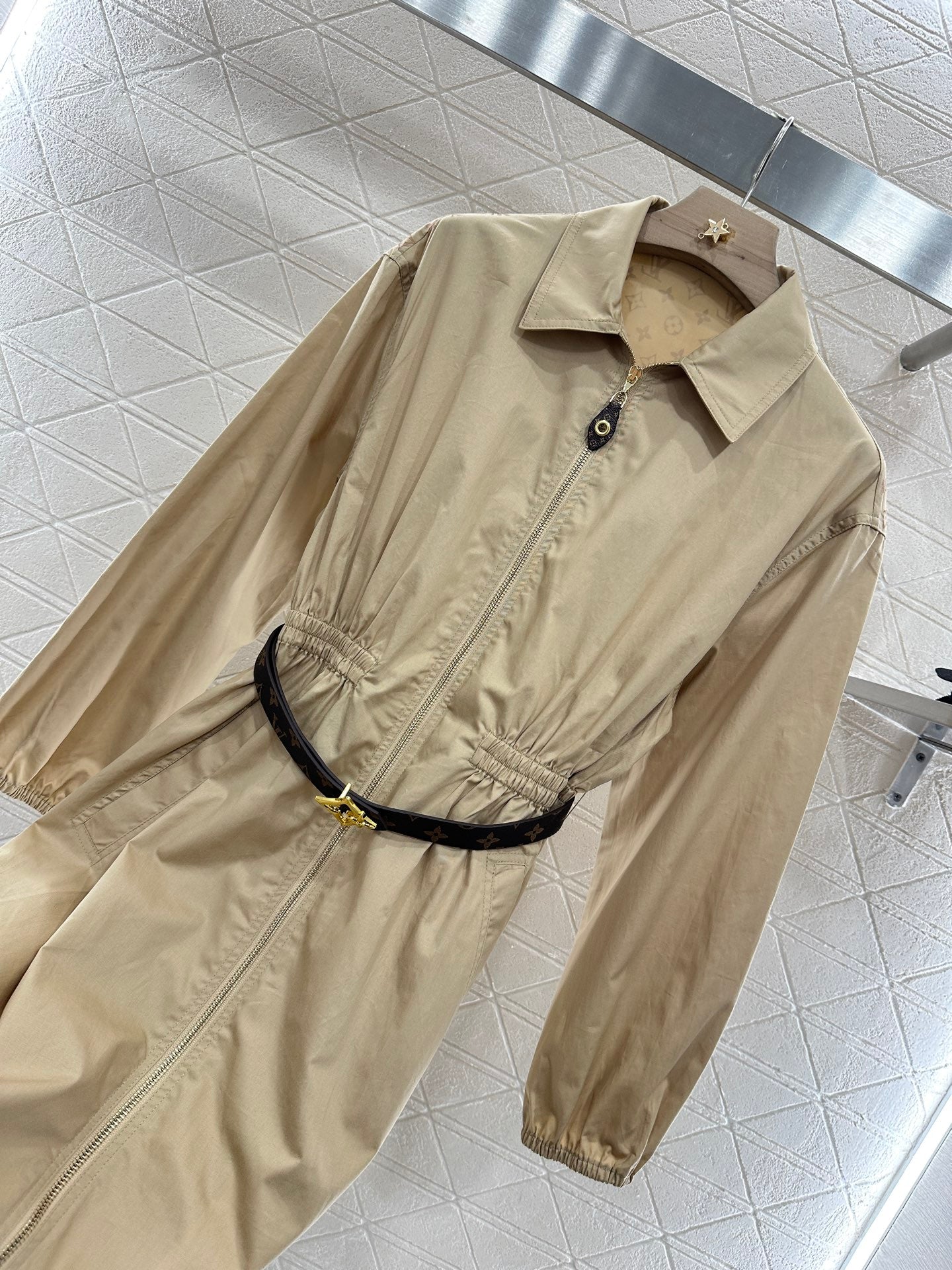 L 25 New Lapel zipper belt dress