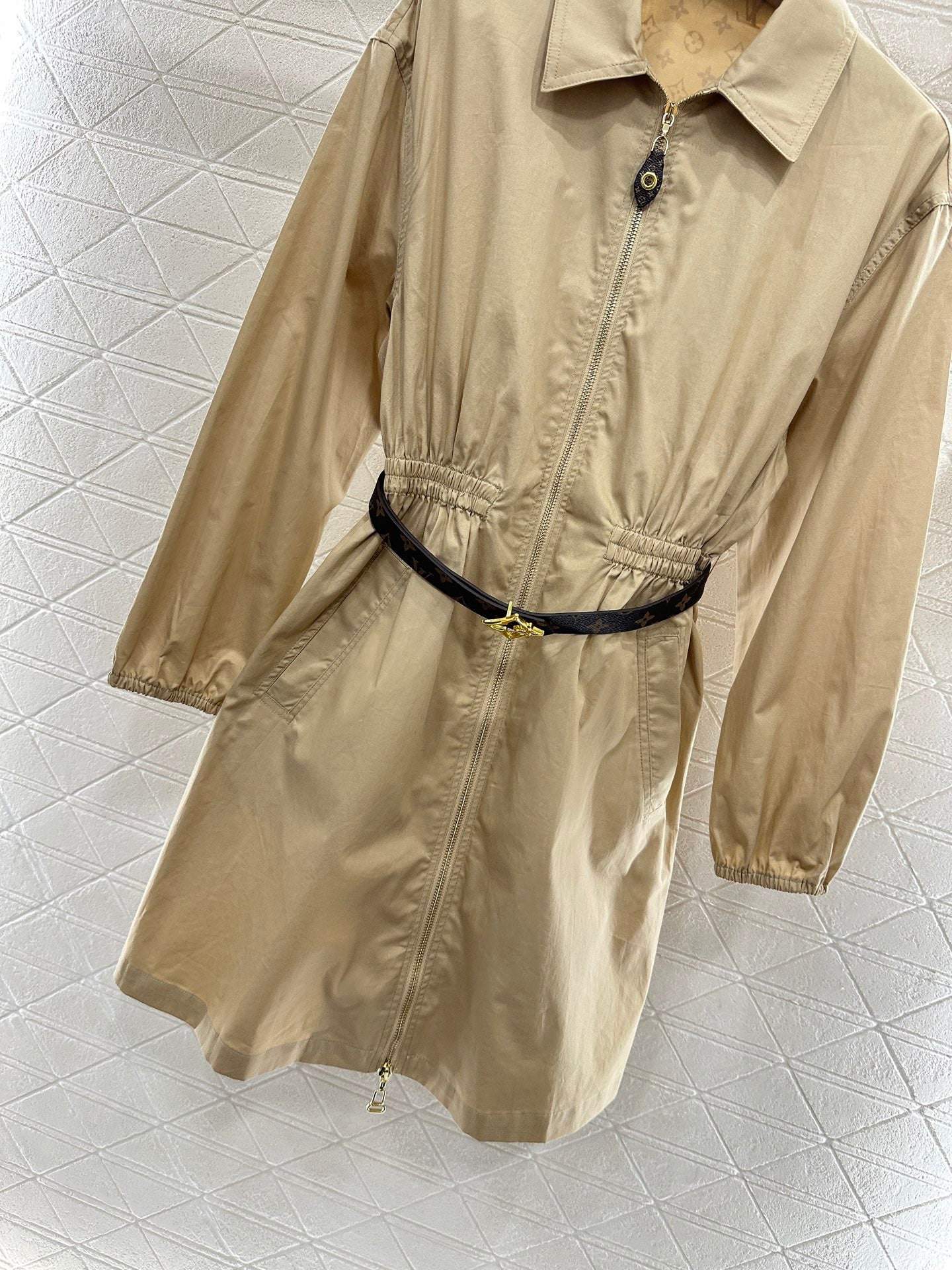 L 25 New Lapel zipper belt dress