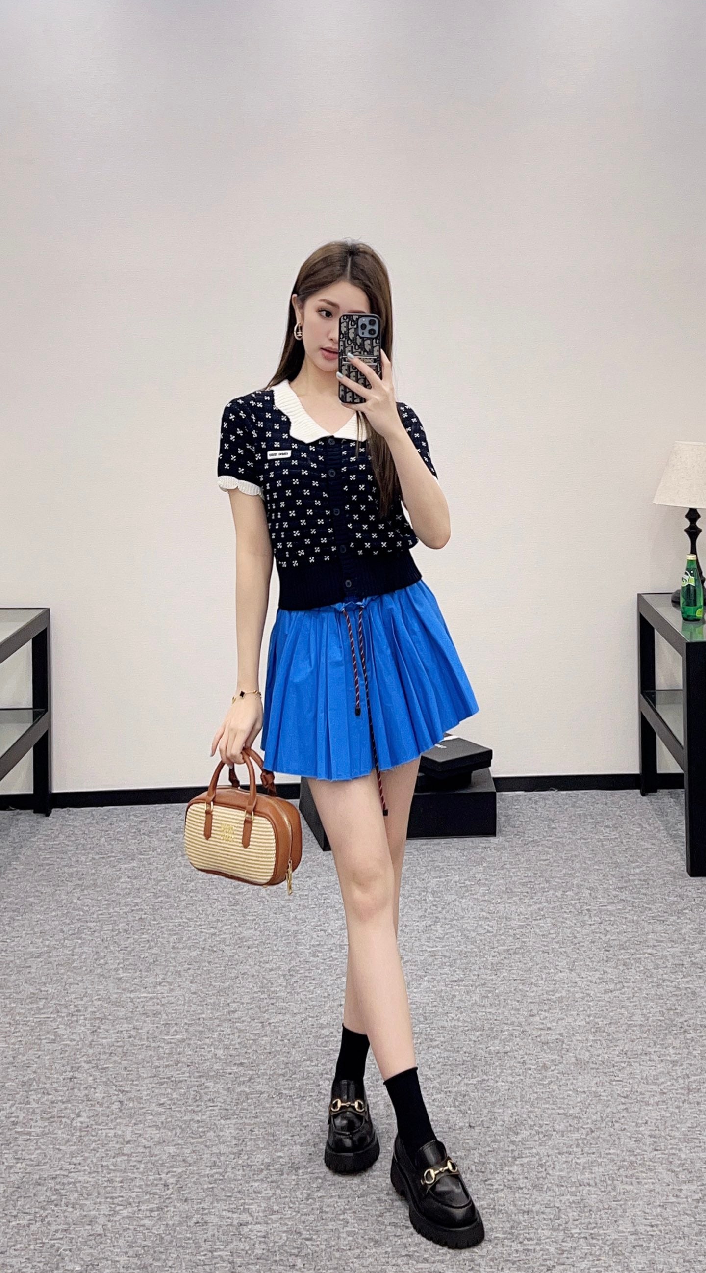 M 25 Contrast color knitted short-sleeved cardigan