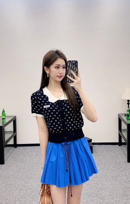 M 25 Contrast color knitted short-sleeved cardigan