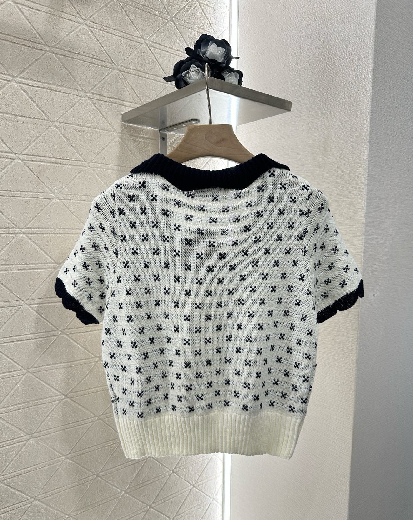 M 25 Contrast color knitted short-sleeved cardigan