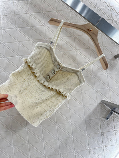 C 25 Knitted layered lace sling