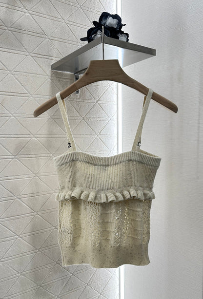 C 25 Knitted layered lace sling