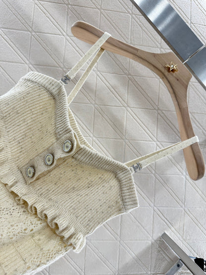 C 25 Knitted layered lace sling