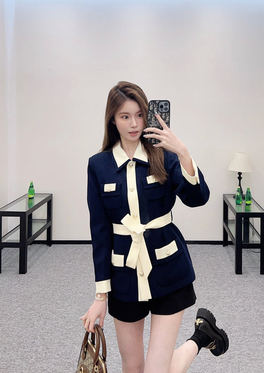 V 25 Lapel, silhouette, belt suit