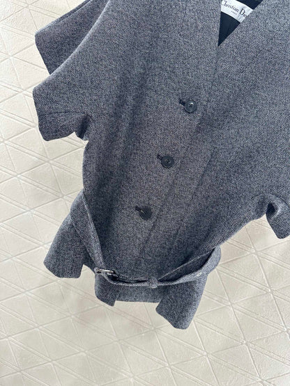 D 25 Waistband-shaped coat