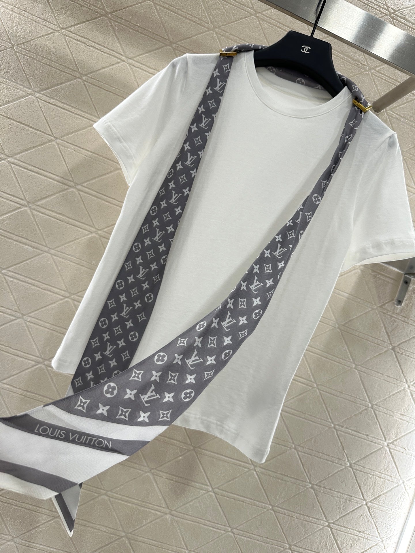 L 25 Round neck silk scarf chain𝑇𝑒𝑒