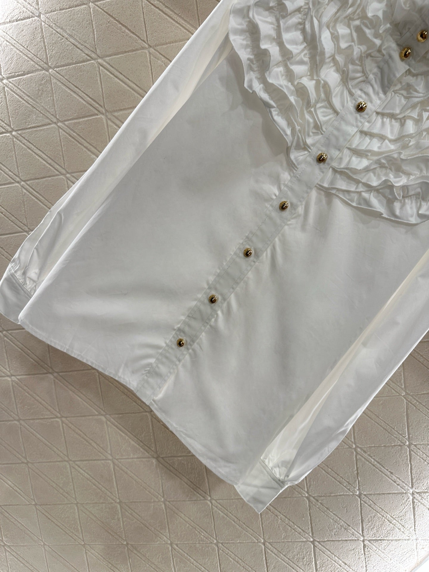 L 25 Layered Cake Collar Shirt