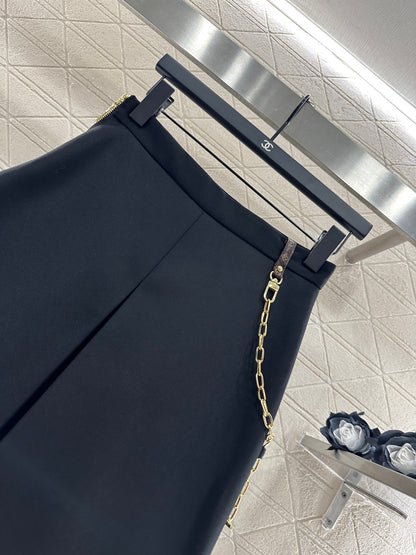 L 25 Simple necklace-embellished skirt