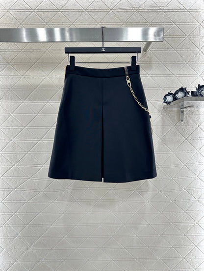 L 25 Simple necklace-embellished skirt