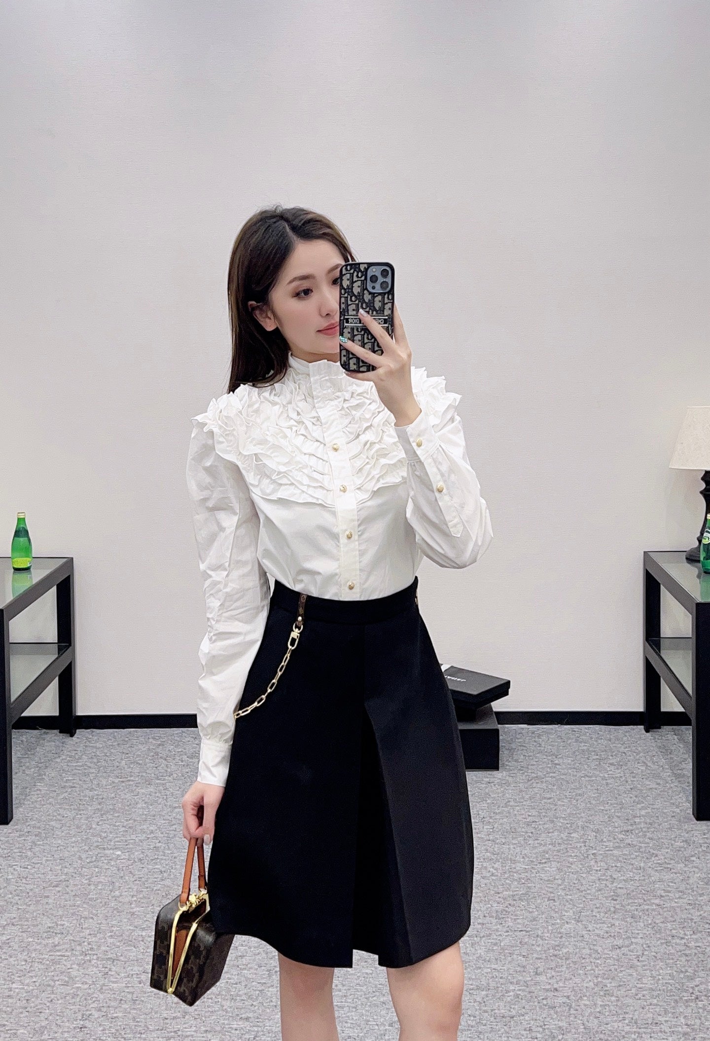 L 25 Simple necklace-embellished skirt