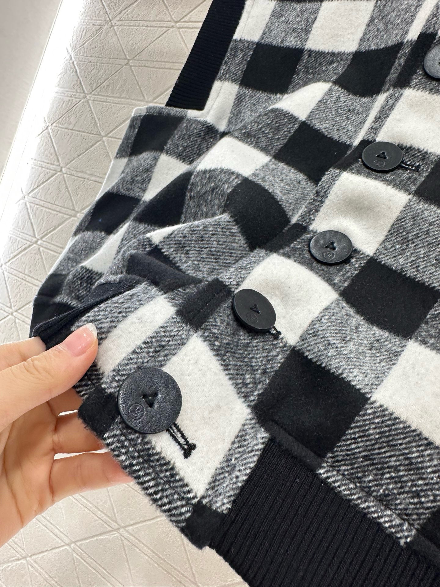 L 25 Checkered Brushed Vest and Skirt Set