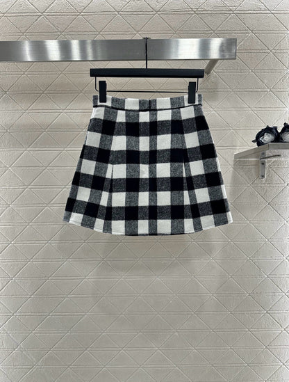 L 25 Checkered Brushed Vest and Skirt Set