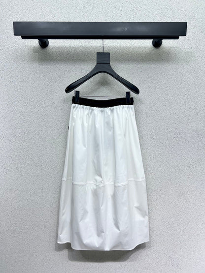 P 25 Triangle label elastic waist half skirt