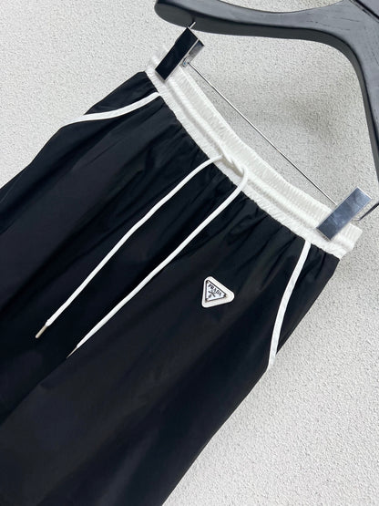 P 25 Triangle label elastic waist half skirt