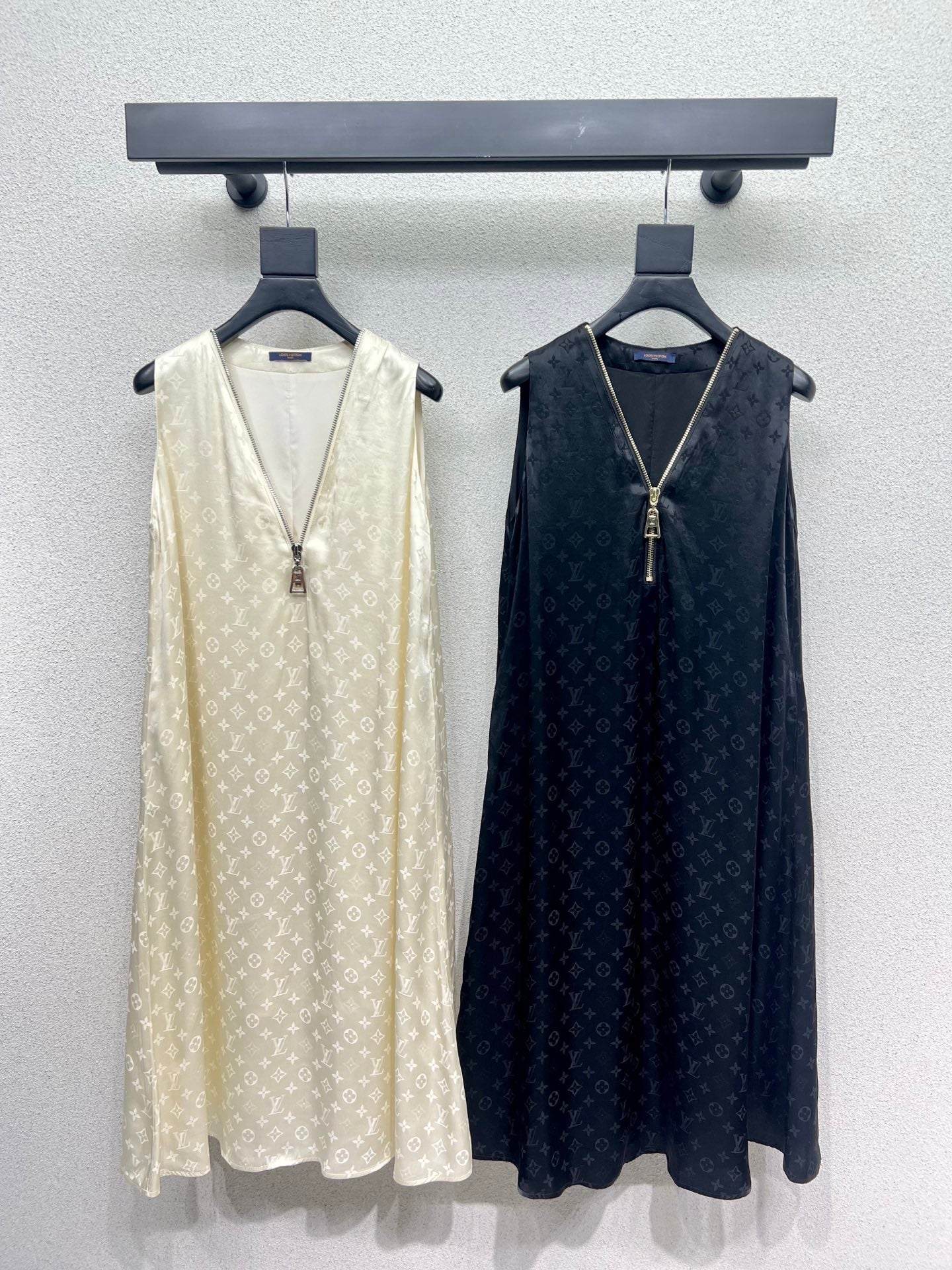 L 25 Classic jacquard sleeveless dress