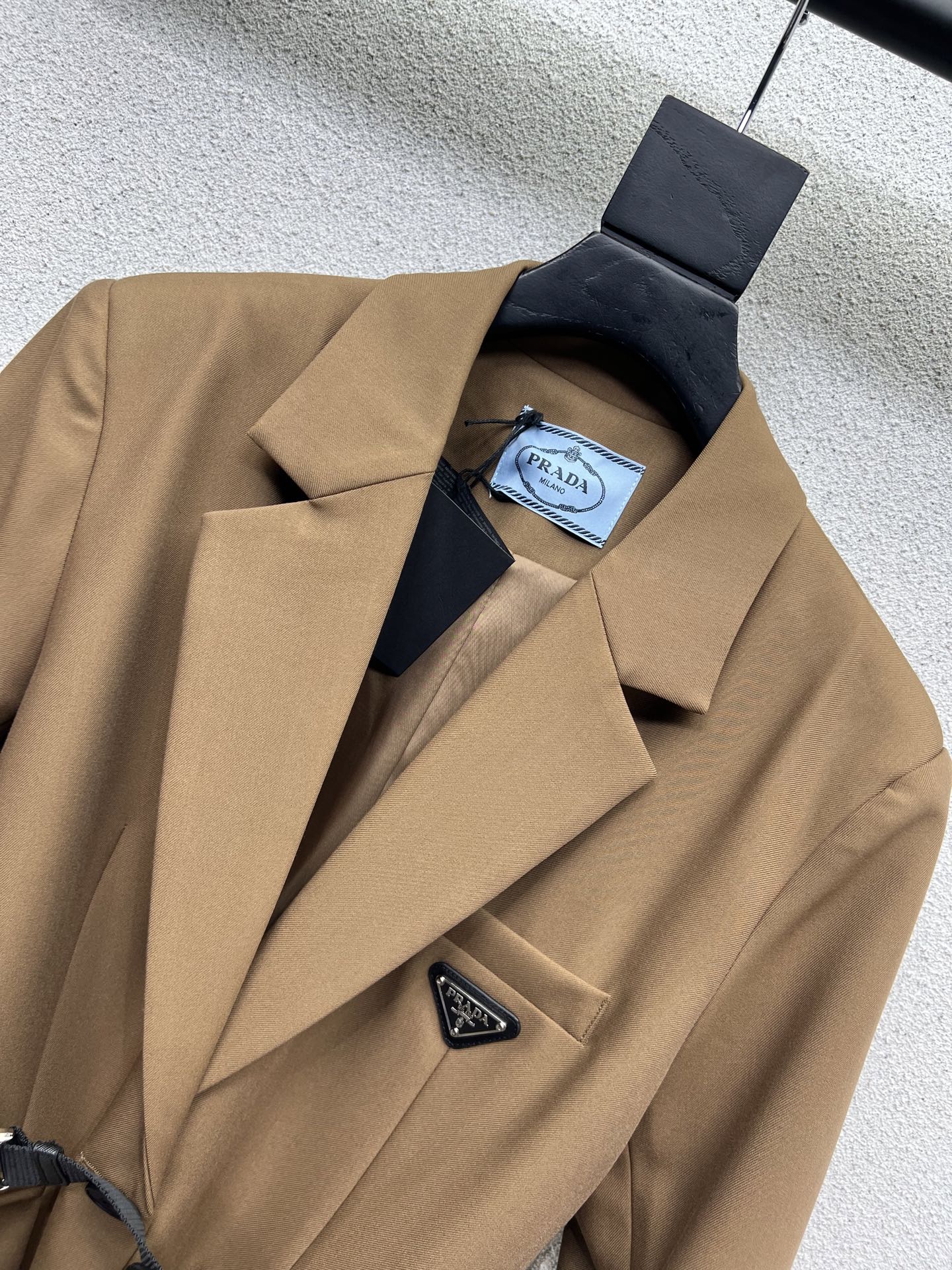 P 25 Classic suit jacket with waist bag