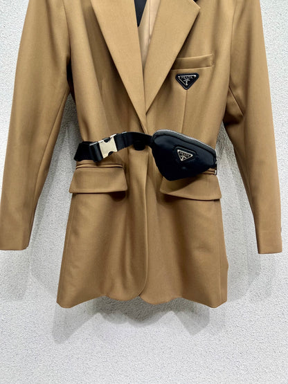 P 25 Classic suit jacket with waist bag