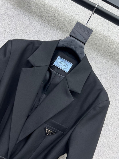 P 25 Classic suit jacket with waist bag