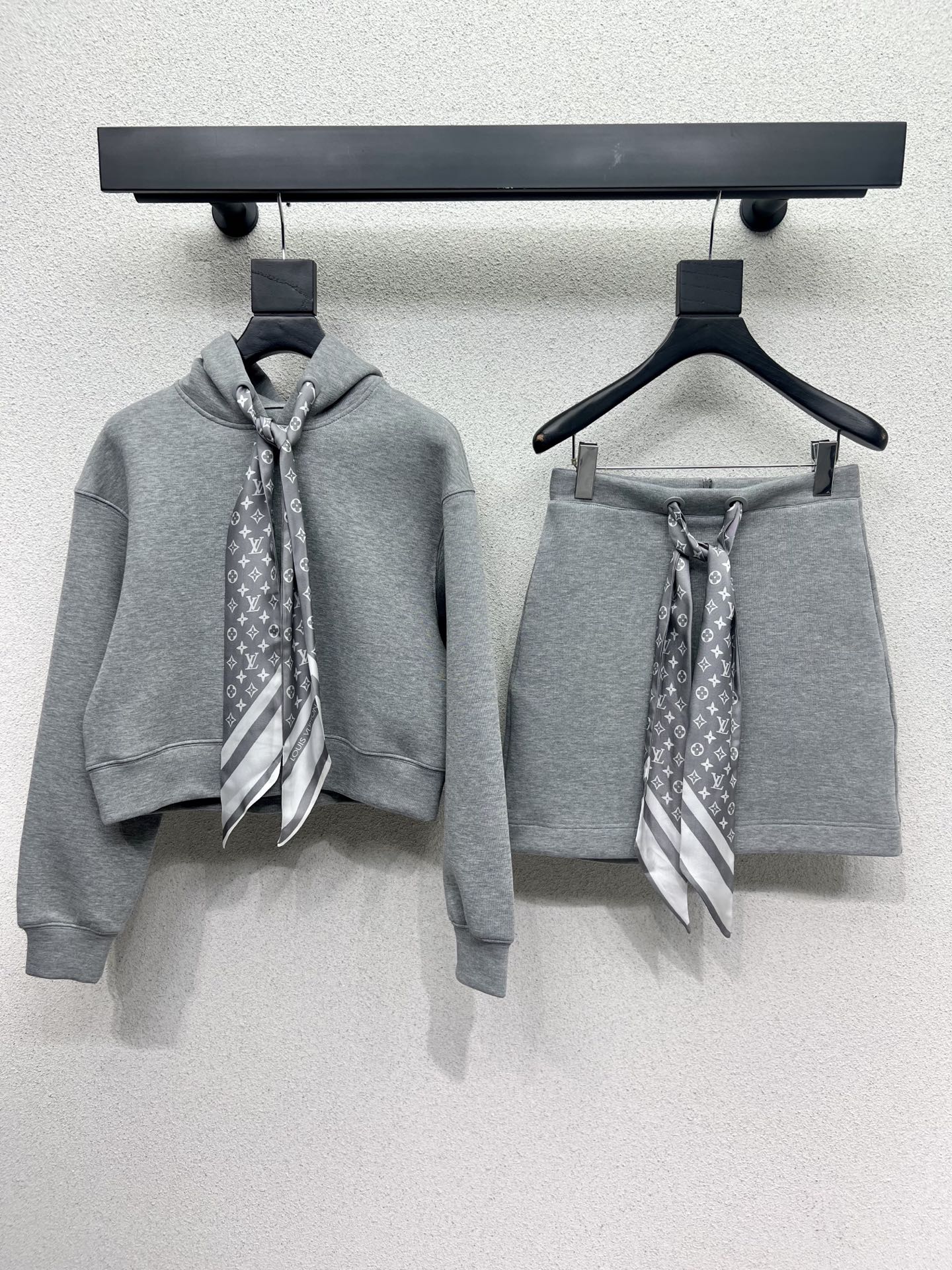 L 25 Hooded silk scarf sweatshirt skirt set