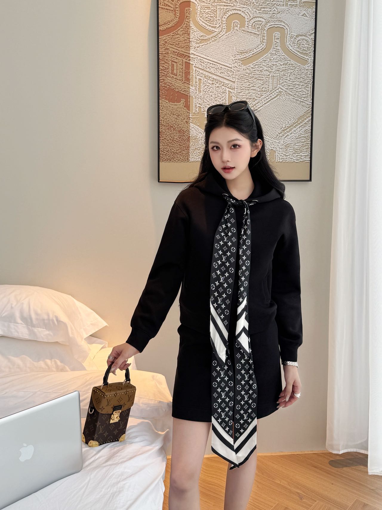 L 25 Hooded silk scarf sweatshirt skirt set