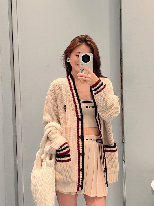 M 25Ss apricot red edged V-neck cardigan