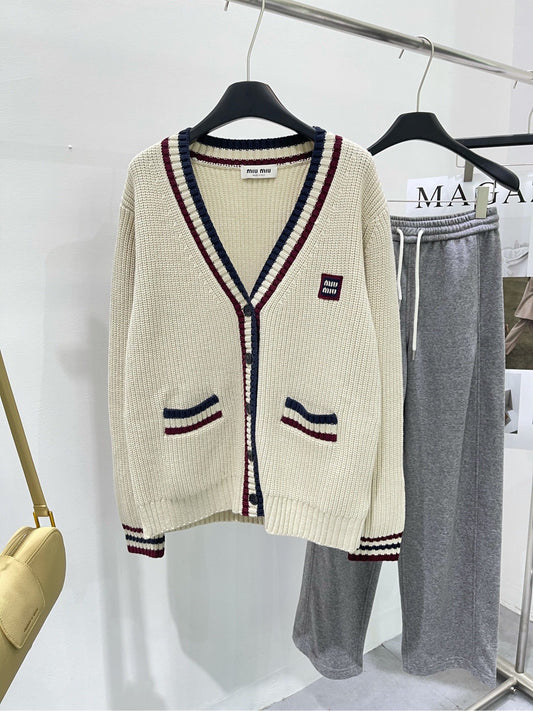 M 25Ss apricot red edged V-neck cardigan