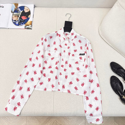 Chemise courte à petites fleurs rouges style pastoral pour les vacances, début d'automne, M 25Ss 