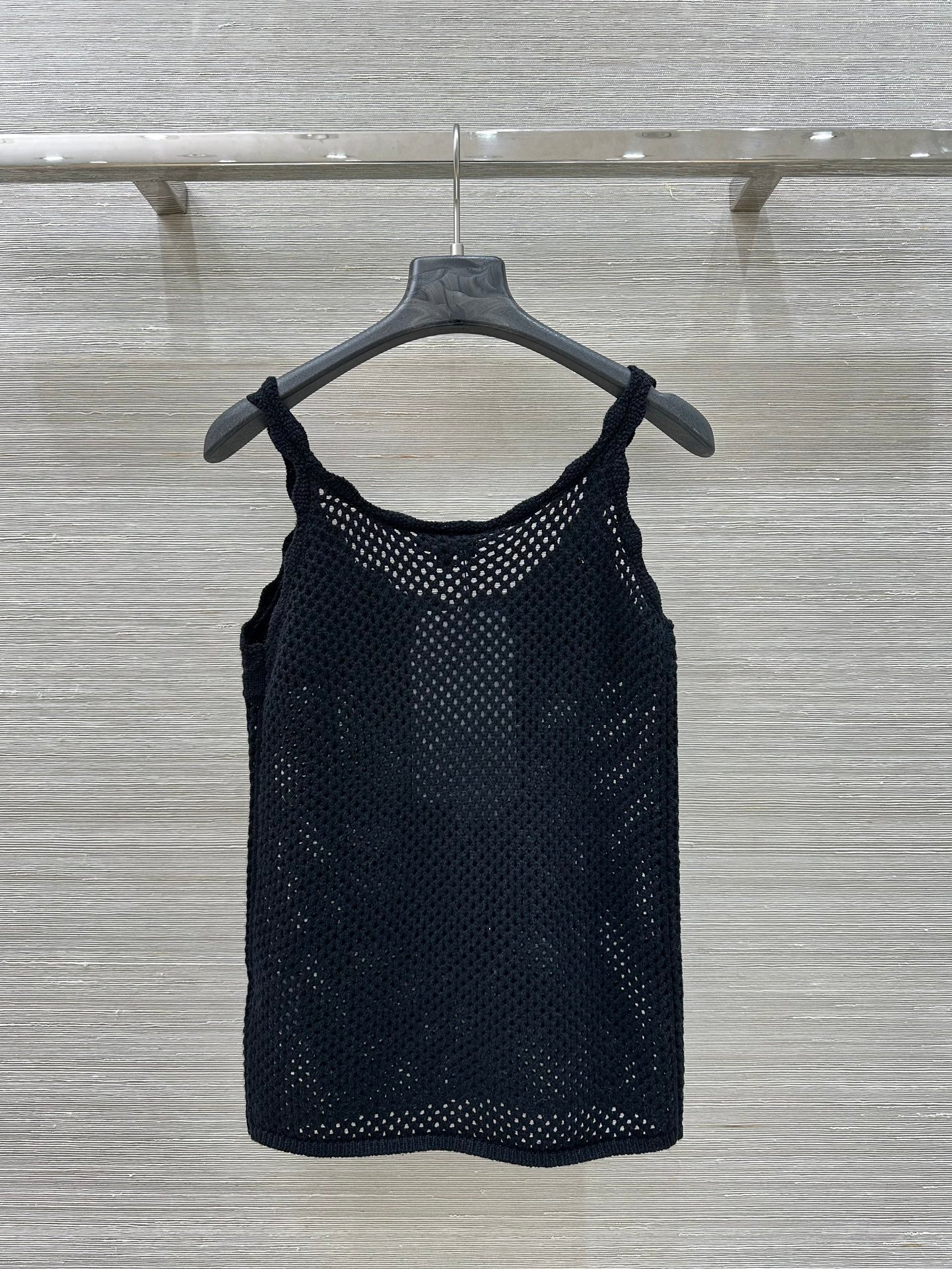 C 25 new spring and summer lace design wispy hollow crochet knit small camisole!