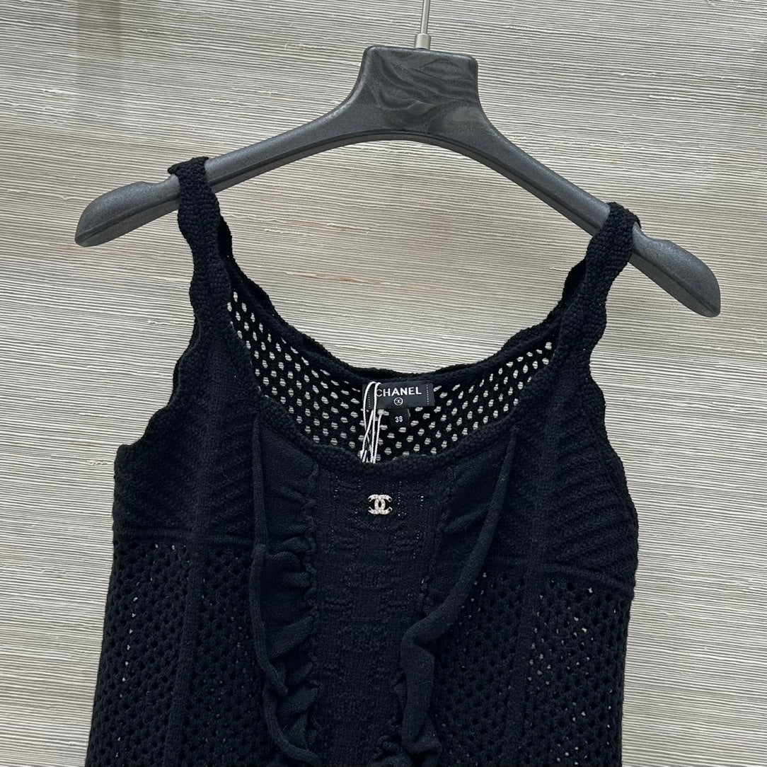 C 25 new spring and summer lace design wispy hollow crochet knit small camisole!