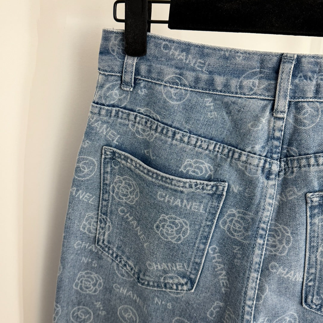 C 25 Camellia logo letter print high waisted straight leg denim pants