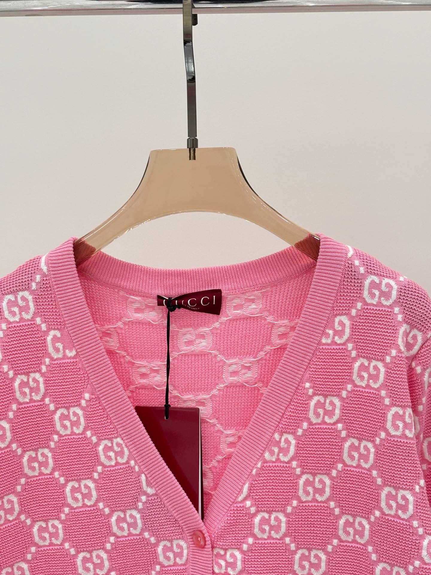G 25 Early Spring New Appliquéd Casual Knit