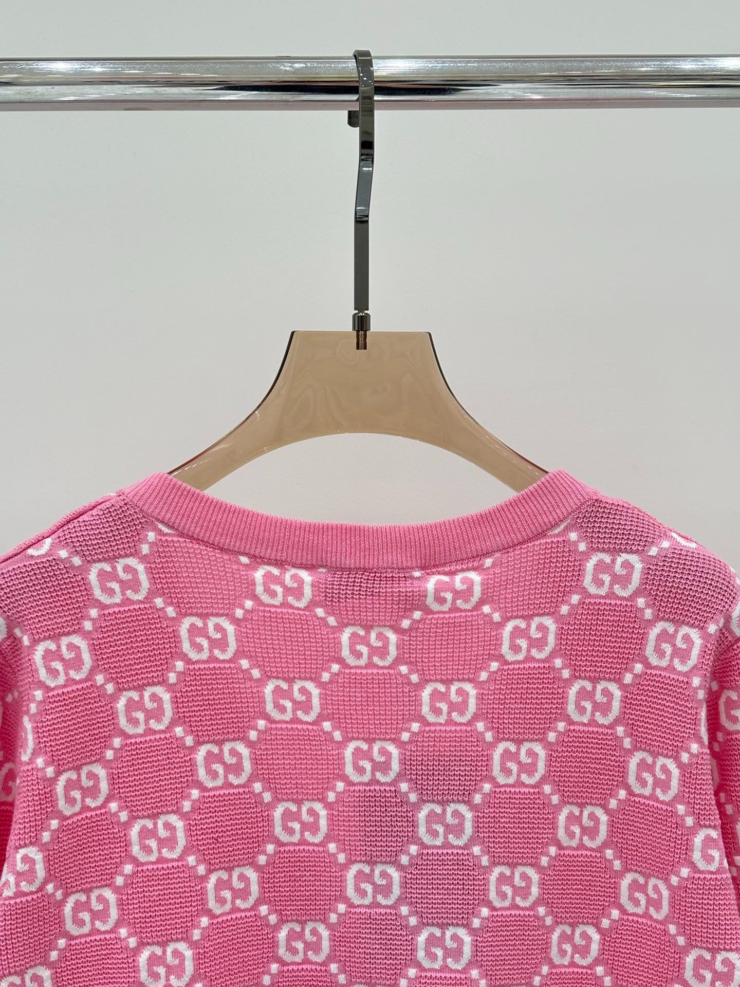 G 25 Early Spring New Appliquéd Casual Knit