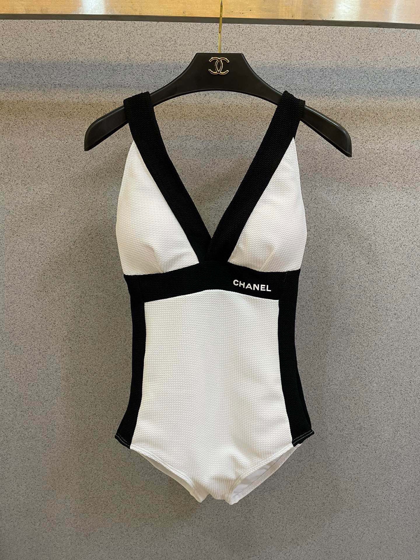 C 25 Black and White One-piece Swimsuit