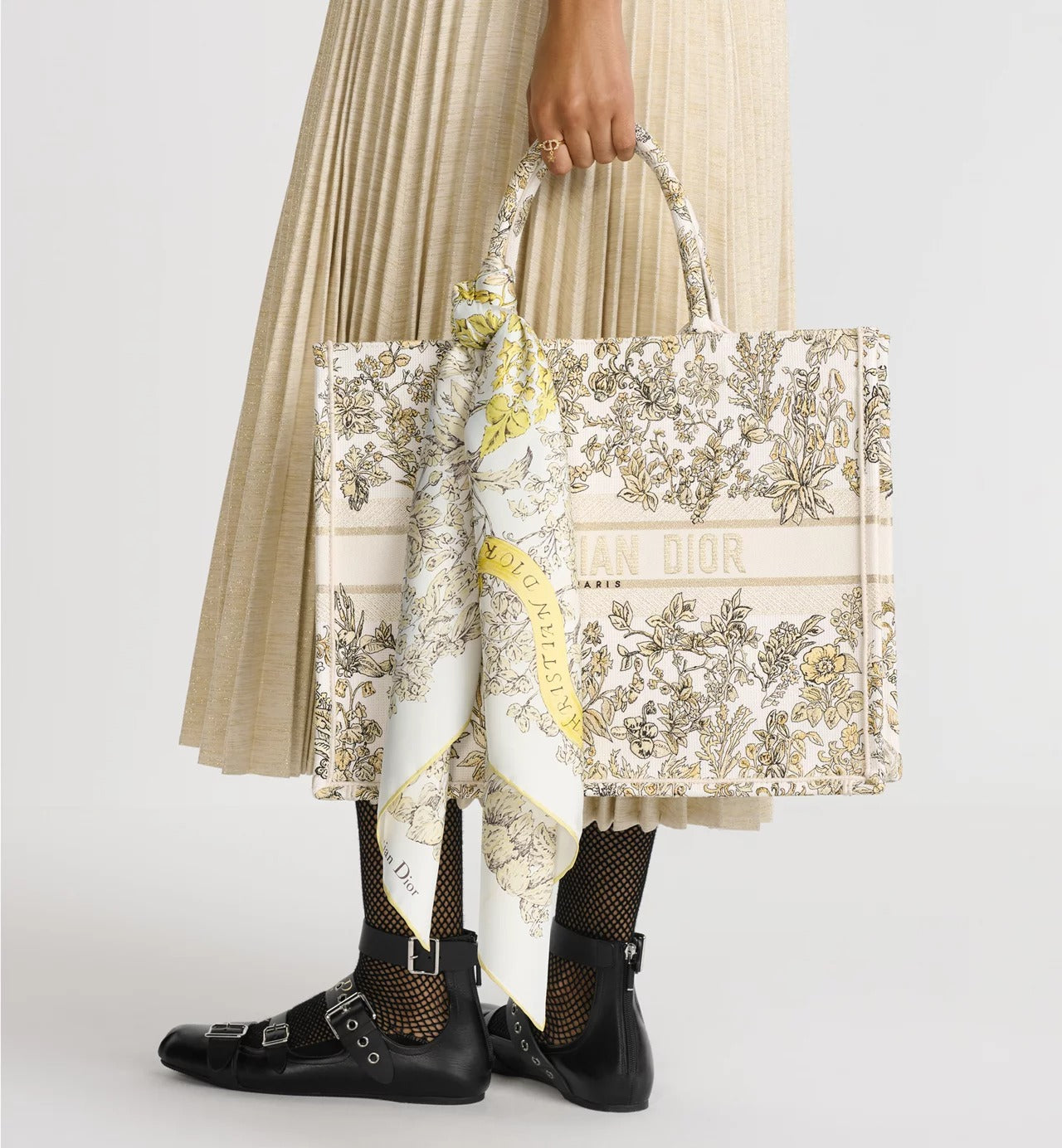 D 25 Twill Silk Scarf