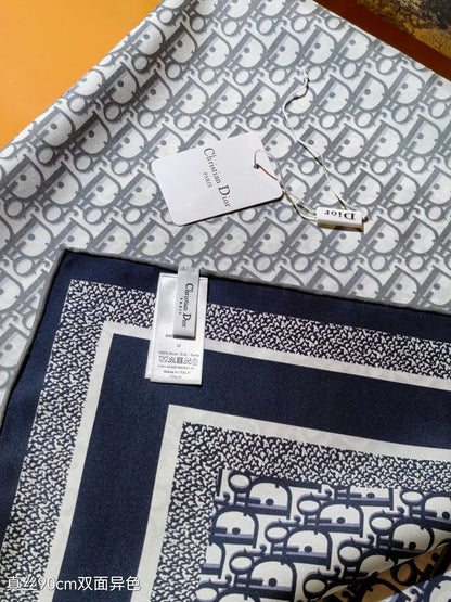 D 25 Double-sided, full-printed silk scarf