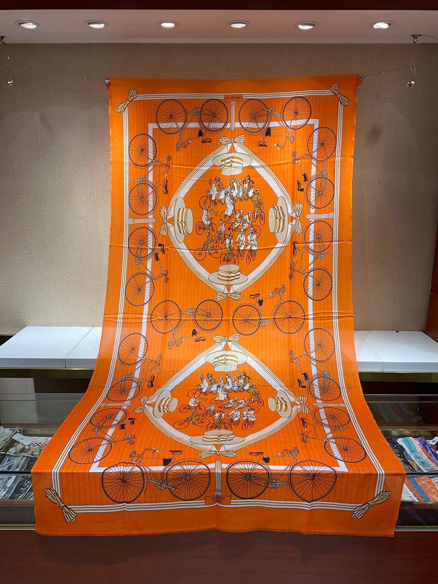 H 25 long cashmere scarf