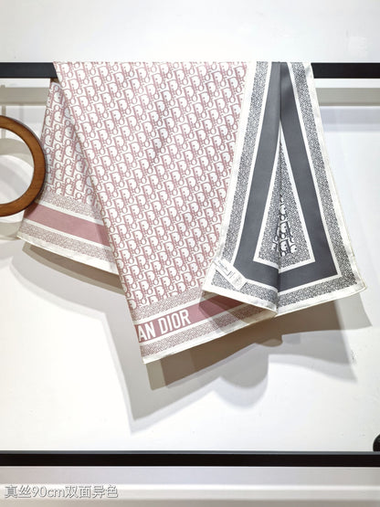 D 25 Double-sided, full-printed silk scarf