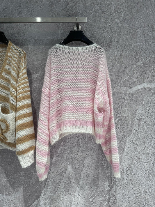 LO 25 Pink mohair sweater