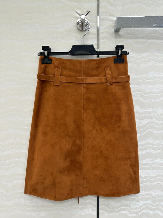 P 25 Fashionable lambskin skirt