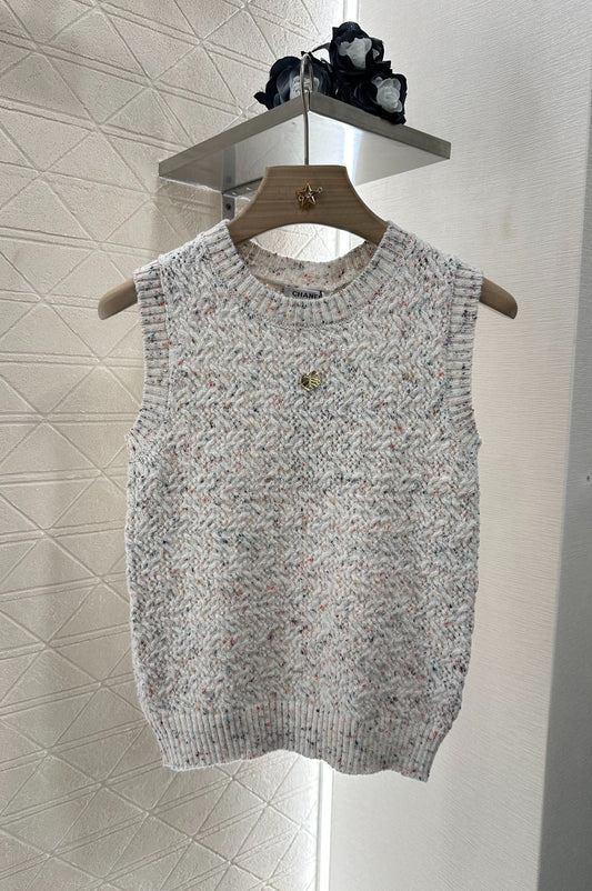 C 25 Leaf Knit Vest