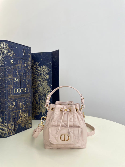 D 25 caro Bucket bag