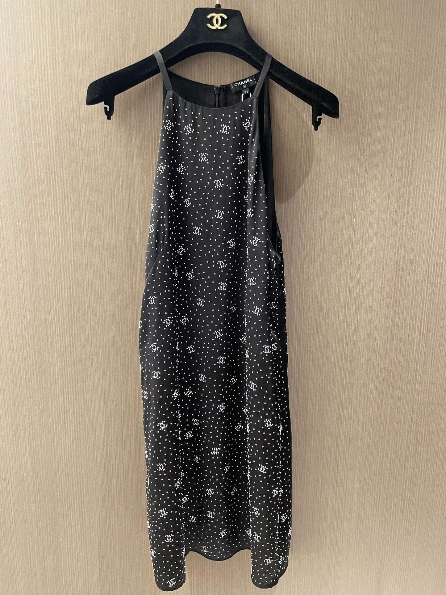 C 24 Heavy-duty pearl silk dress