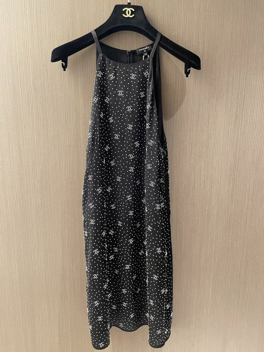 C 24 Heavy-duty pearl silk dress