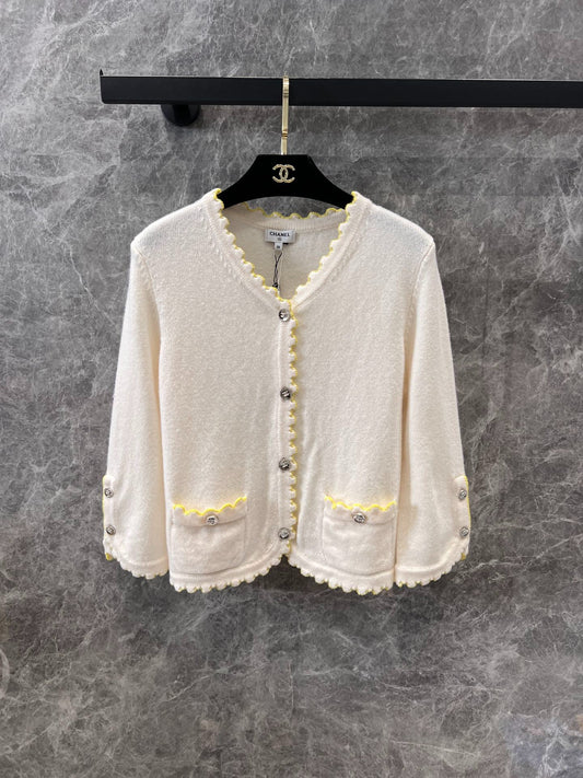 C 25 Split Sleeve Wavy Lace Short Knit Cardigan